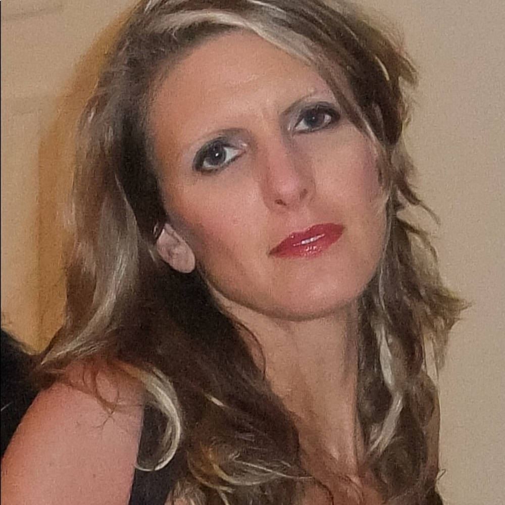 Meet your Posher, Caroline
